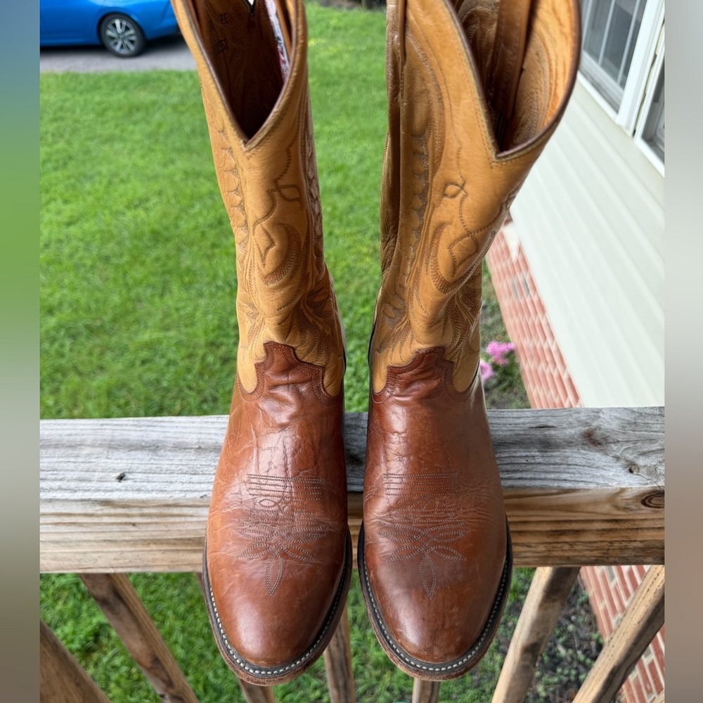 Men's Tony Lama tan leather cowboy boots size 10EE